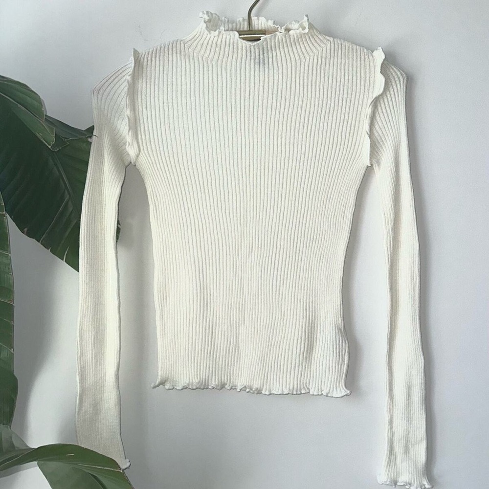 New without tags! Never worn! Forever 21 ruffle ribbed, long sleeve top size XS